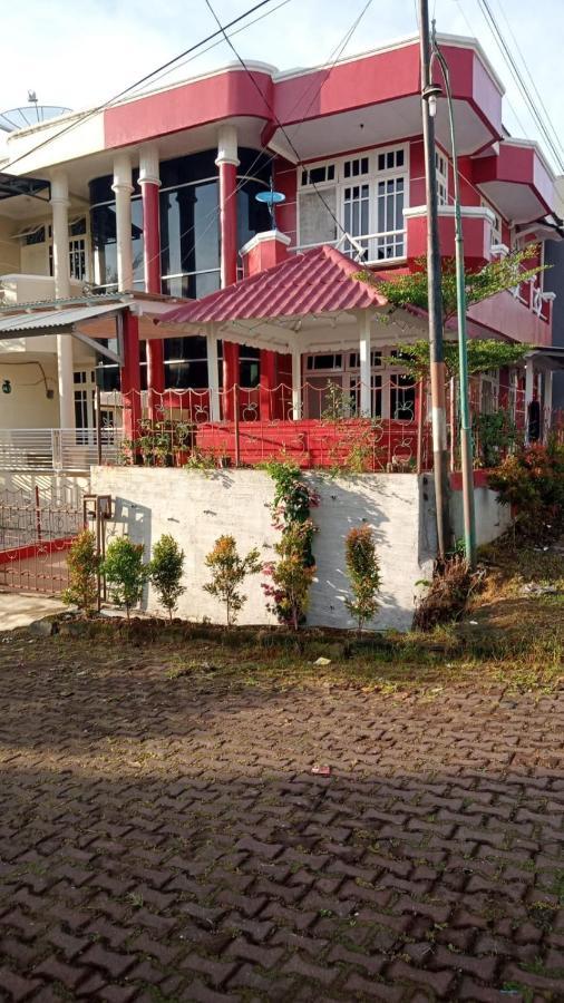 Villa Musti Green Apple Cipanas Sindanglaya Kültér fotó