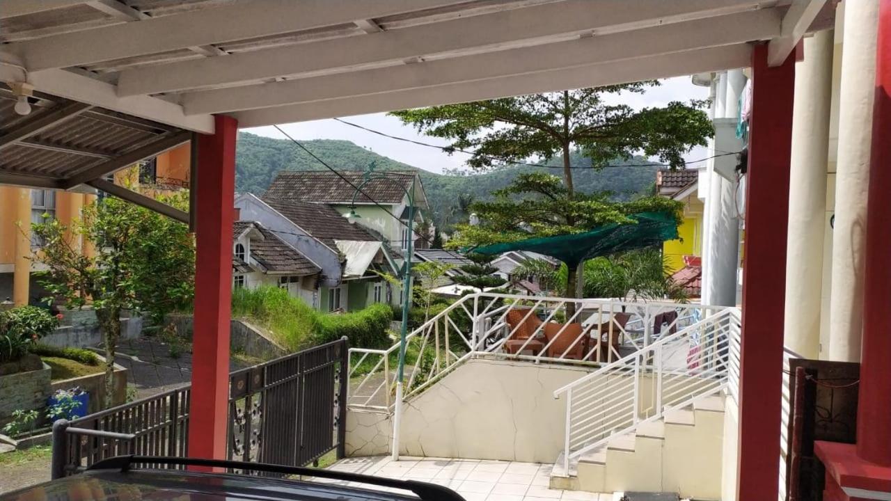 Villa Musti Green Apple Cipanas Sindanglaya Kültér fotó